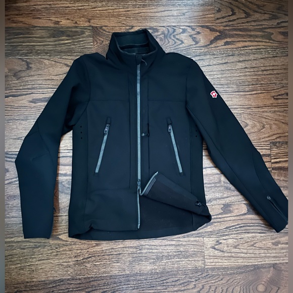 Victorinox Jackets & Blazers - Victorinox Swiss Army soft shell performance, technical black Zip-Up Jacket.